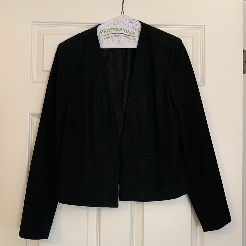 Ann Taylor 10 black blazer (like new, drycleaned)